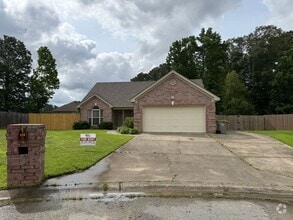 Building Photo - 338 Madison Village Dr