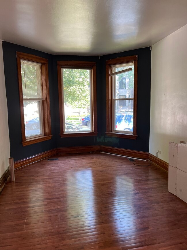 Building Photo - 2624 N Francisco Ave