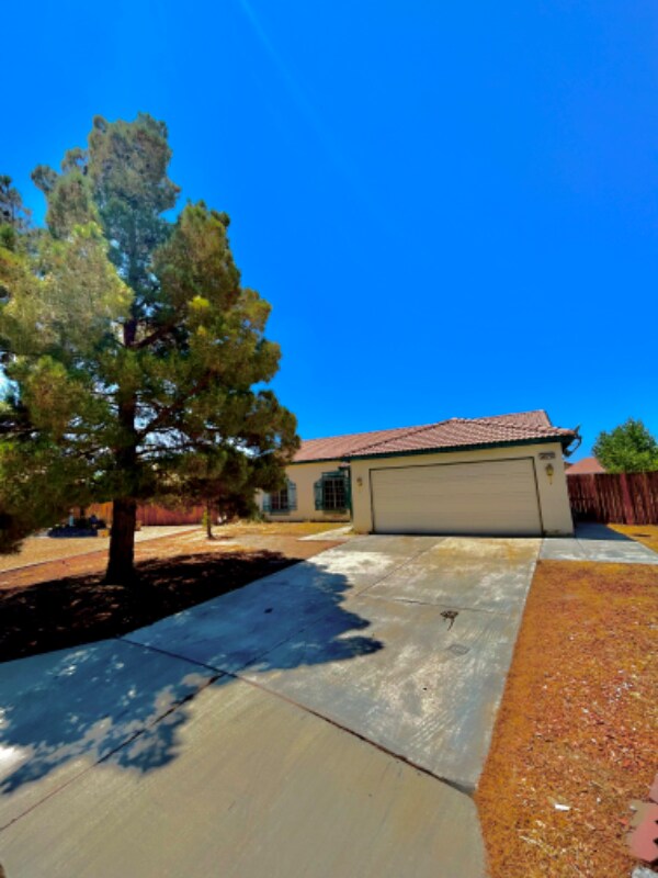 Building Photo - 14616 Palmyra Way