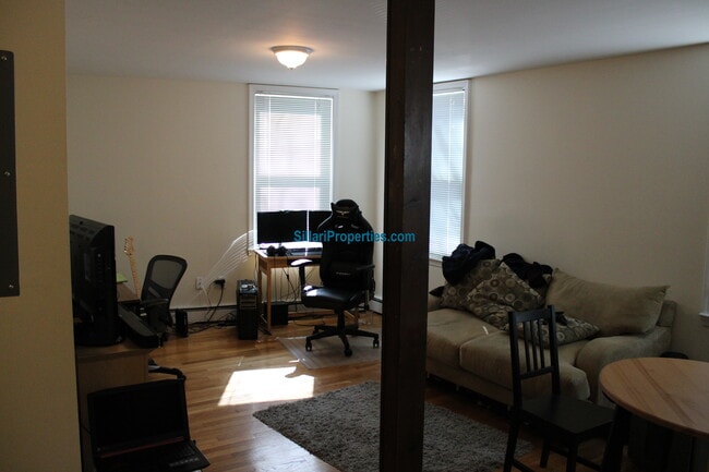 Foto del edificio - 37 Davis Sq