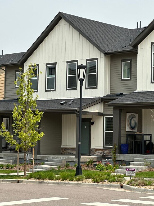 Foto del edificio - 3bed/3.5bath Townhouse in Downtown Superior - Available August!