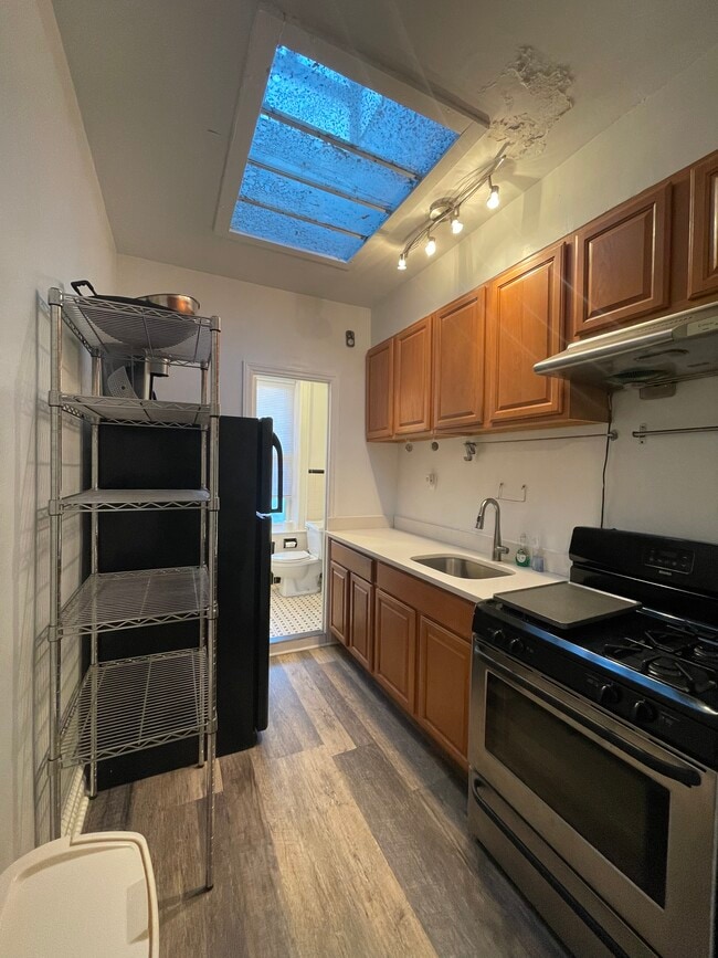 Kitchen - 2134 E 15th St