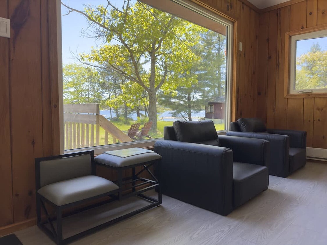 Photo principale - 80 Sand Bay Rd