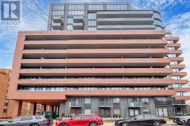 Building Photo - 2525-2525 Bathurst St