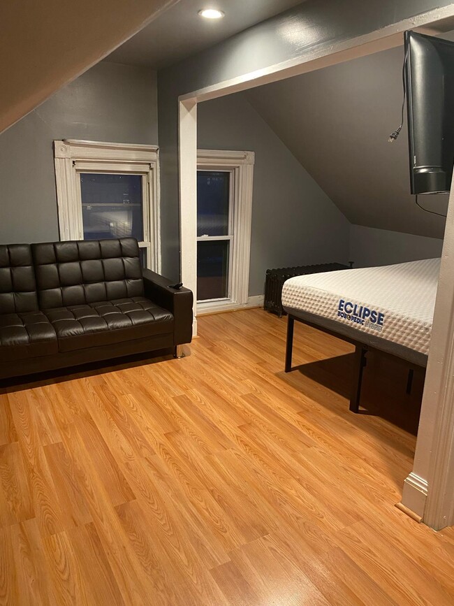 Photo - 4524 Richardson Ave Apartments