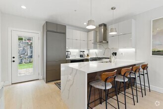 Building Photo - 54 Robey St
