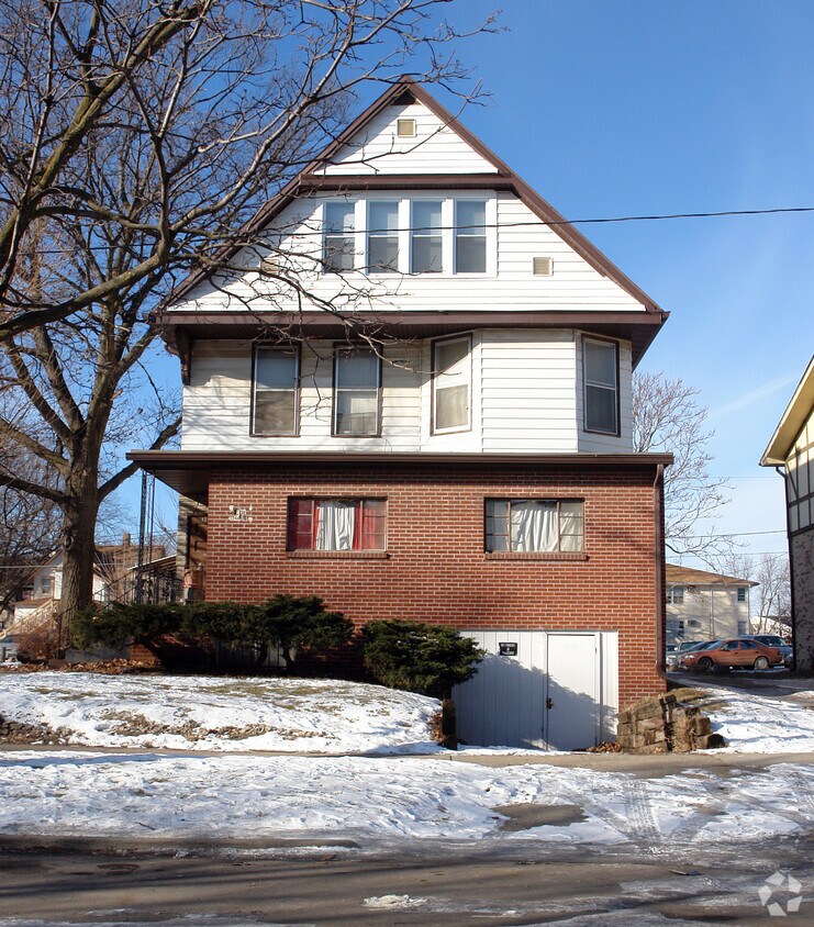 Primary Photo - 1336 23rd St