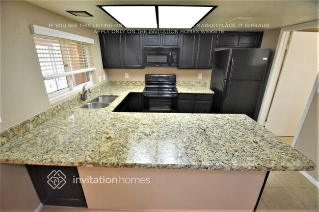 Building Photo - 3827 W Helena Dr