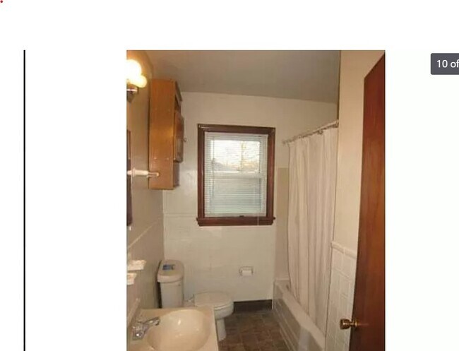 bath - 9003 Thompson Ln