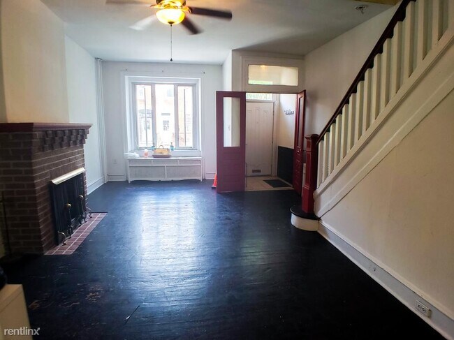 Building Photo - 4 br, 1.5 bath House - 2340 Carpenter St