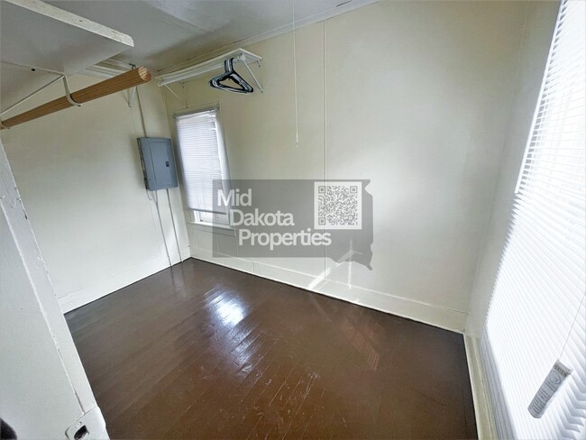 Foto del edificio - 512 S Duff-1 Bedroom House