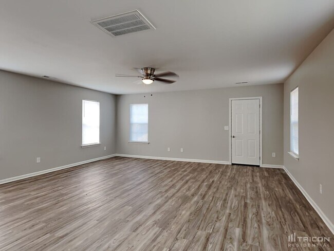 Building Photo - 325 Cayman Way