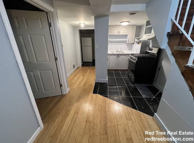 Foto del edificio - 474 E 7th St