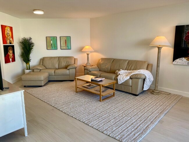 Foto del edificio - 3560 S Ocean Blvd