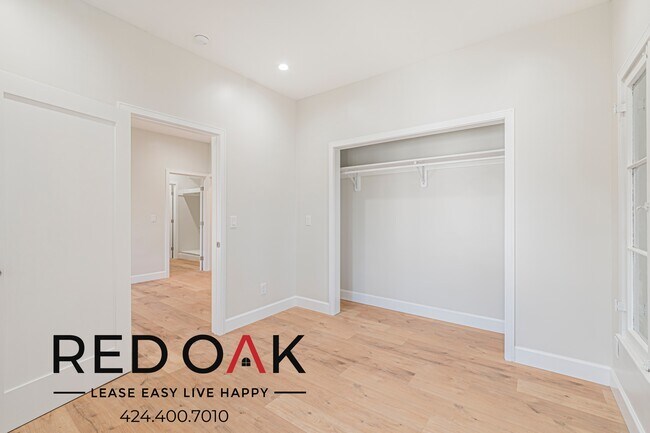 Building Photo - Sun-Drenched Studio with Large Windows, Ha...