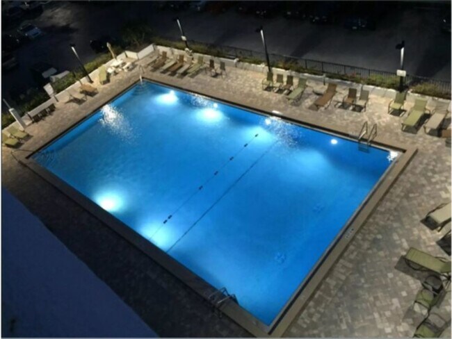 Foto del edificio - 401 E Colonial Dr
