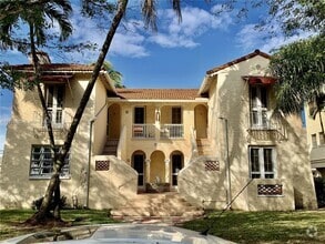 Building Photo - 902 Salzedo St