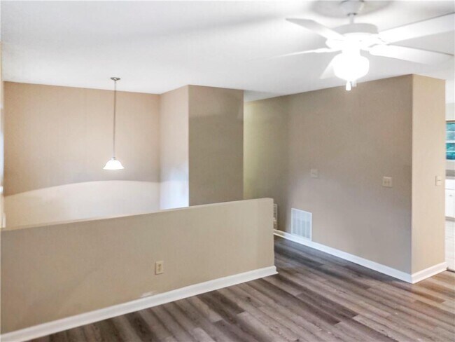 Foto del edificio - 221 Remington Ln