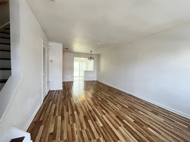 Foto del edificio - 276 Temple Hill Rd