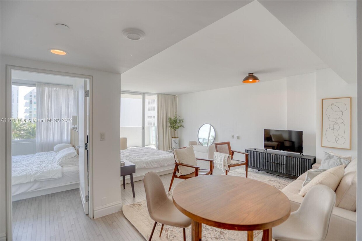 Foto principal - 1100 West Ave