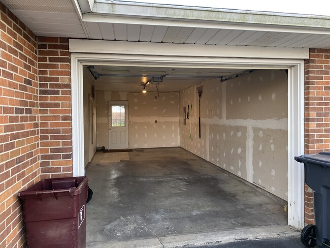 Building Photo - 1177 Bay Circle St