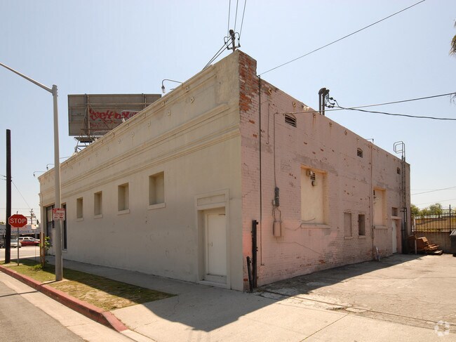 Building Photo - 1155 Beachwood Ave