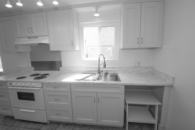 Building Photo - 12835 10th St