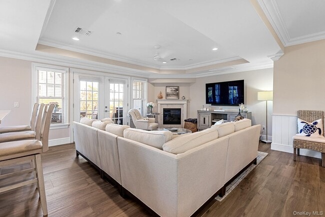 Foto del edificio - 1 Village Green Dr