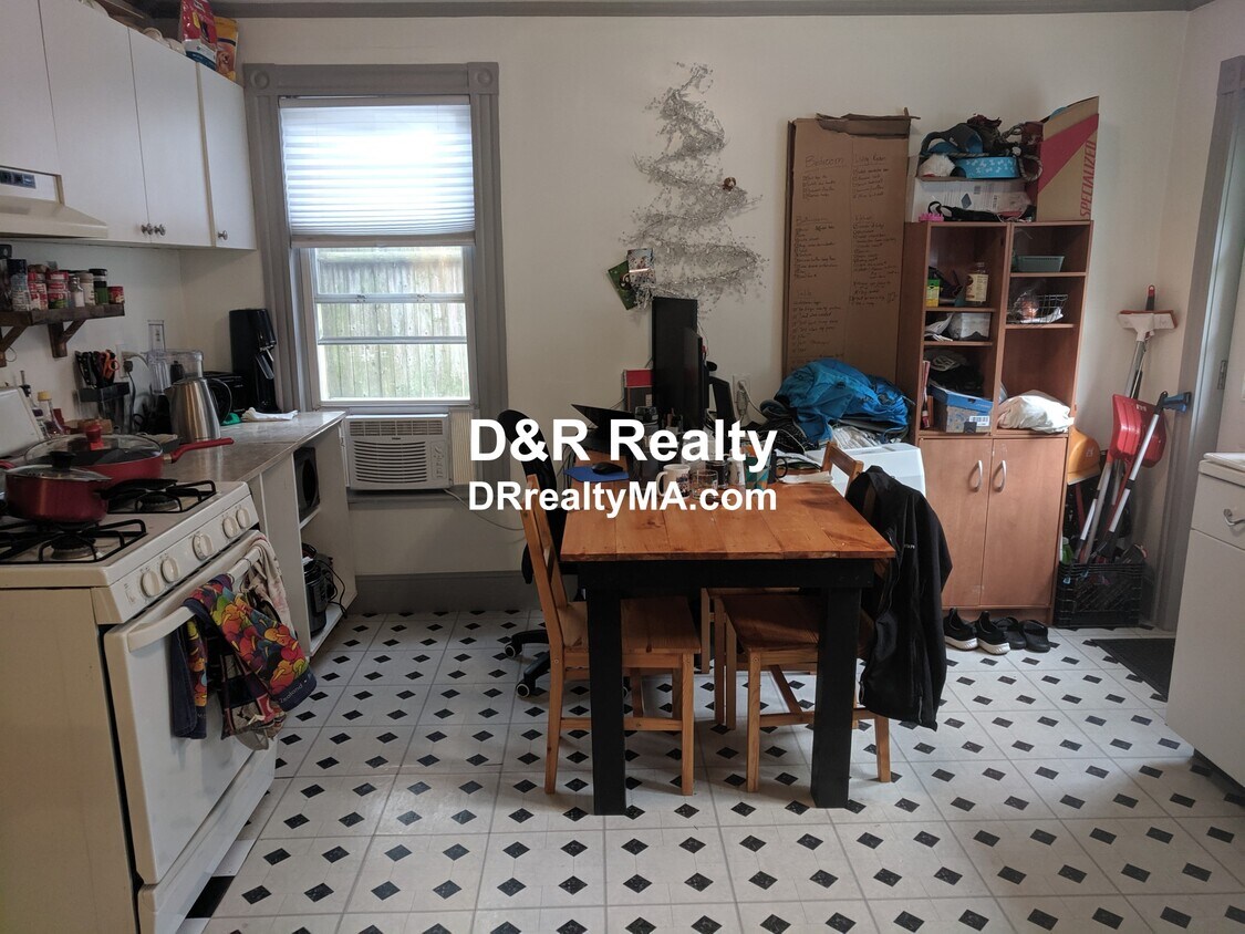 10 Wallace St Unit 1R, Somerville, MA 02144 Apartments in Somerville