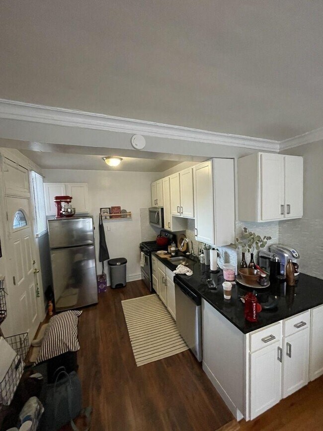 Foto del edificio - 1 bedroom in Chicago IL 60657