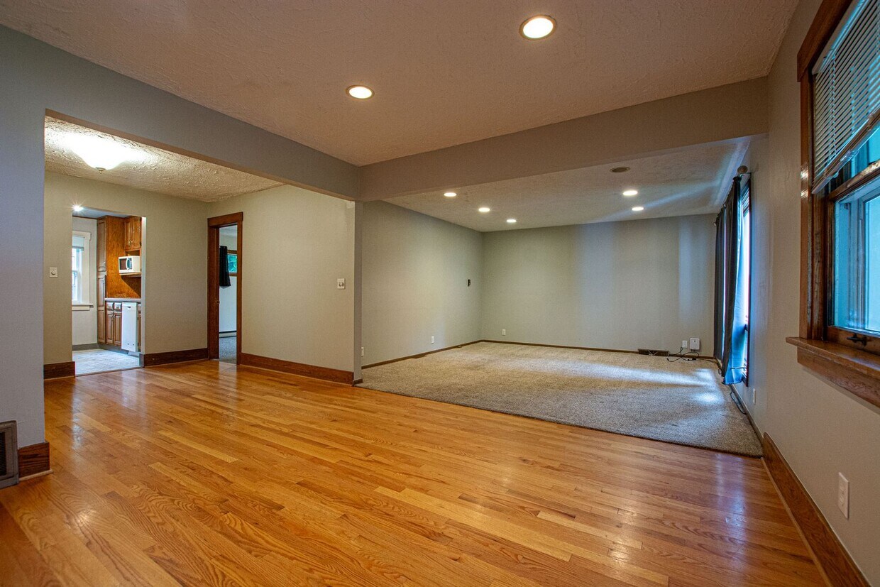 Foto principal - Ranch Style 3 Bedroom / 2 Bath Home near A...