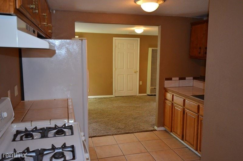Primary Photo - 4 br, 2 bath House - 1004 Hazel St
