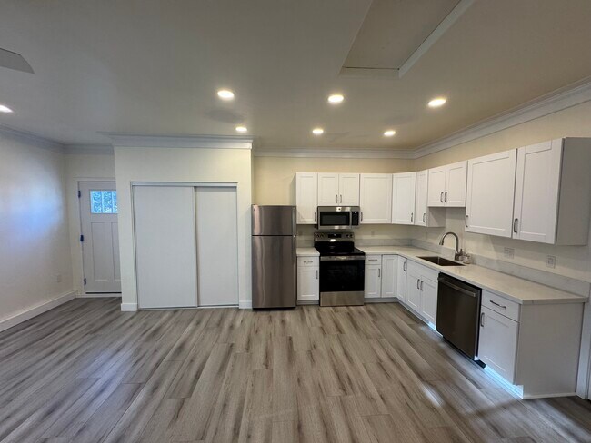 Foto del edificio - 4869 Benton Way