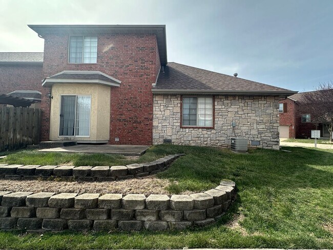 Foto del edificio - 3 bed 2.5 bath in Chesterfield Village in Springfield