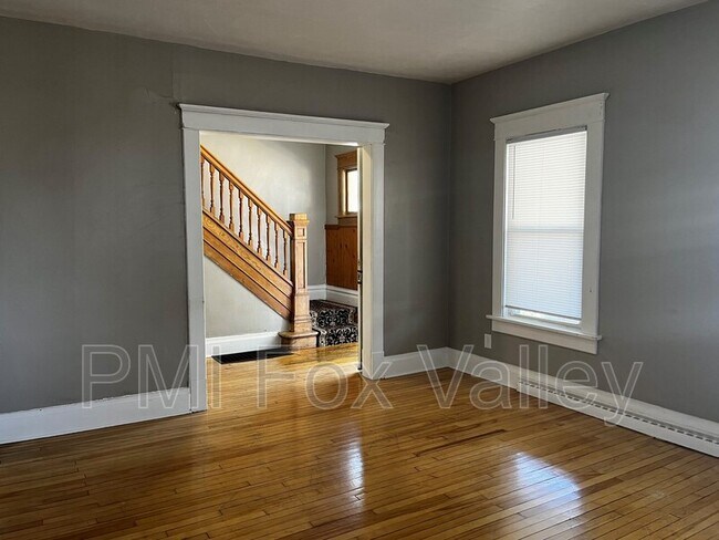 Building Photo - 857 Wisconsin St