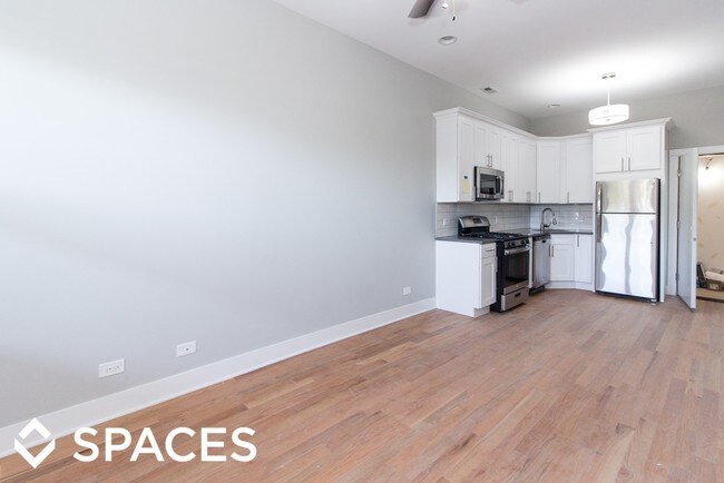 Building Photo - 2119 W Chicago Ave