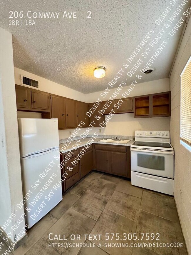 Building Photo - 206 W Conway Ave