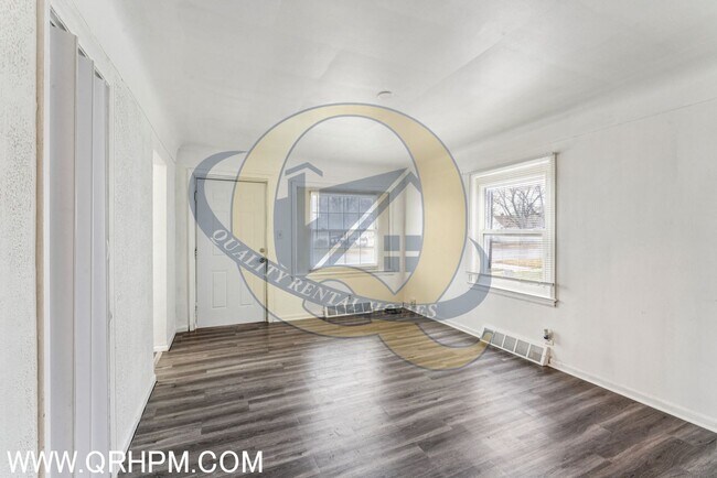 Foto del edificio - Available Now!!!