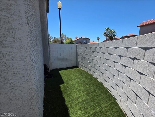Building Photo - 2275 Ramsgate Dr