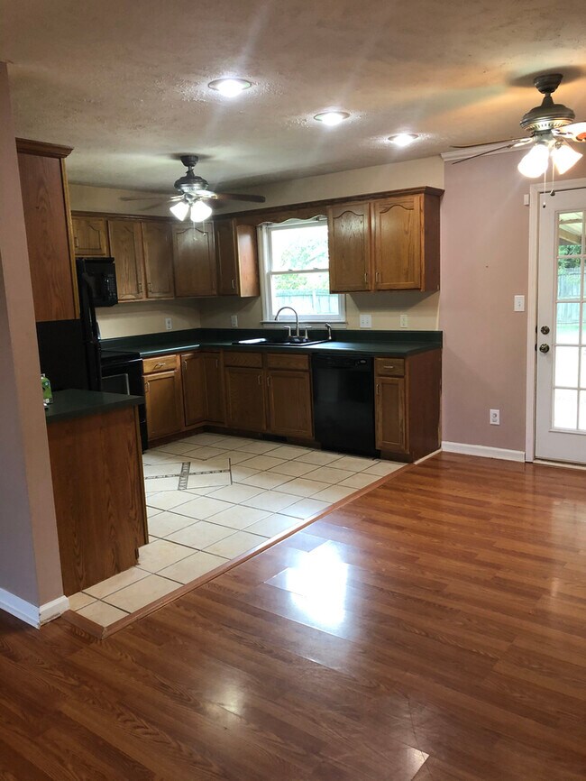 Building Photo - 1337 Chucker Dr