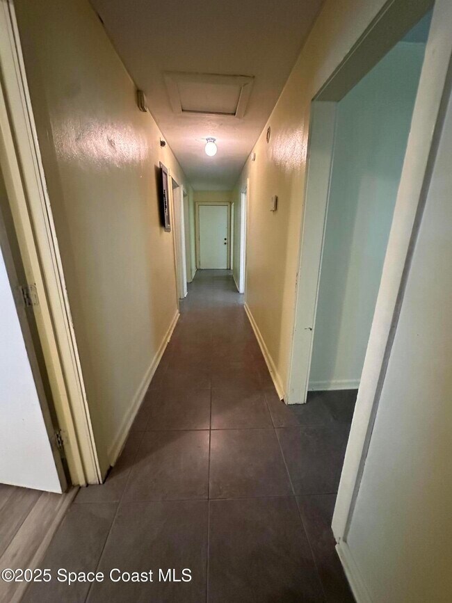 Foto del edificio - 1057 S Deleon Ave