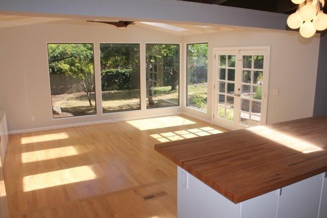 Foto del edificio - 3 br, 2 bath House - 12445 SW Tremont St