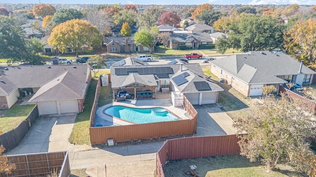 Foto del edificio - 913 Sandhurst Dr