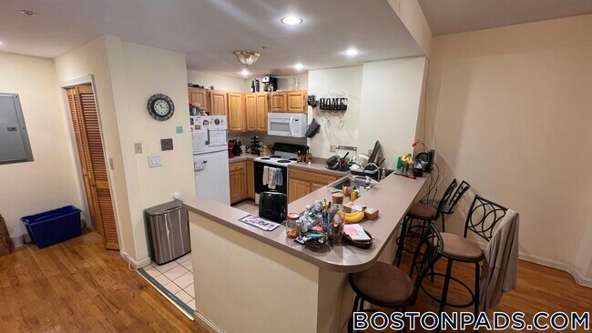 Foto del edificio - 1406 Beacon St