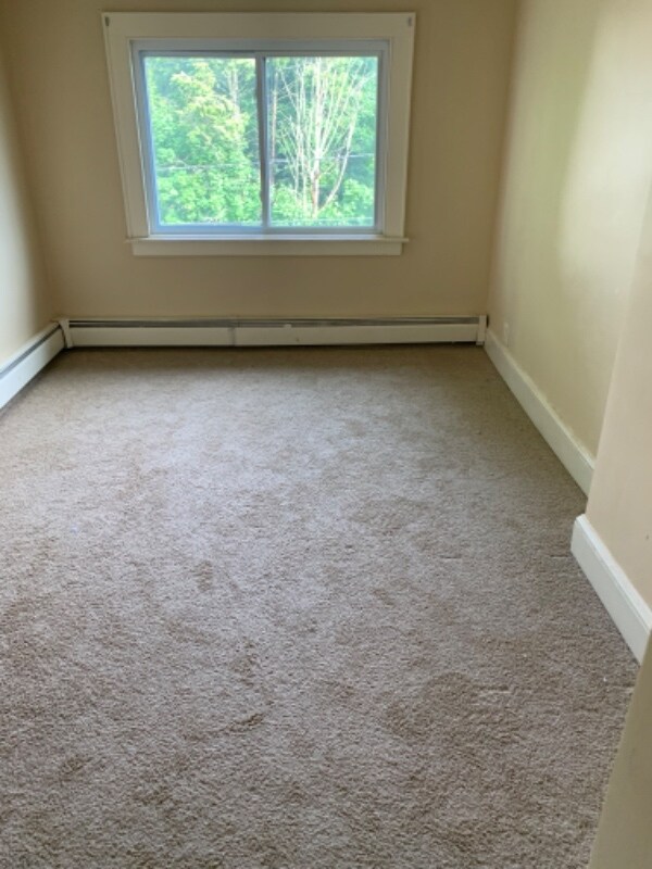 19 Howard Ave Unit 3rd, Ansonia, CT 06401 Room for Rent in Ansonia