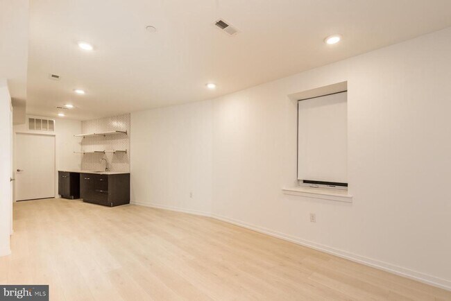 Building Photo - 1247 N 27th St