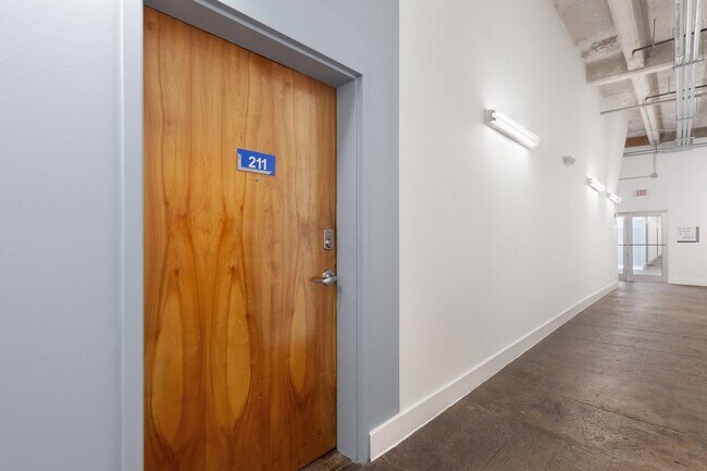 Foto del edificio - Gorgeous 2/1 Loft Beside ATL BeltLine in V...