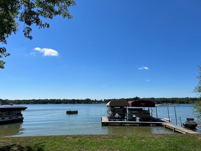 Área de amarre de embarcaciones del muelle - 3295 N Silver Lake Dr