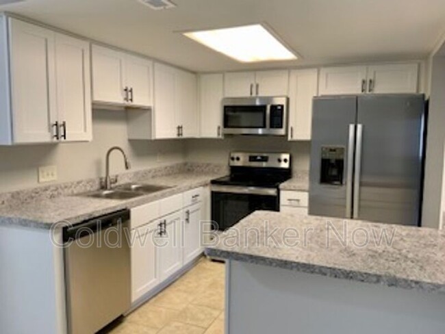 Foto del edificio - 1442 Sierra Dr