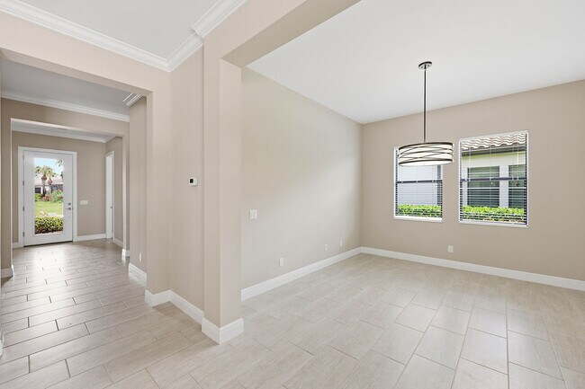 Building Photo - 4722 Formosa Dr